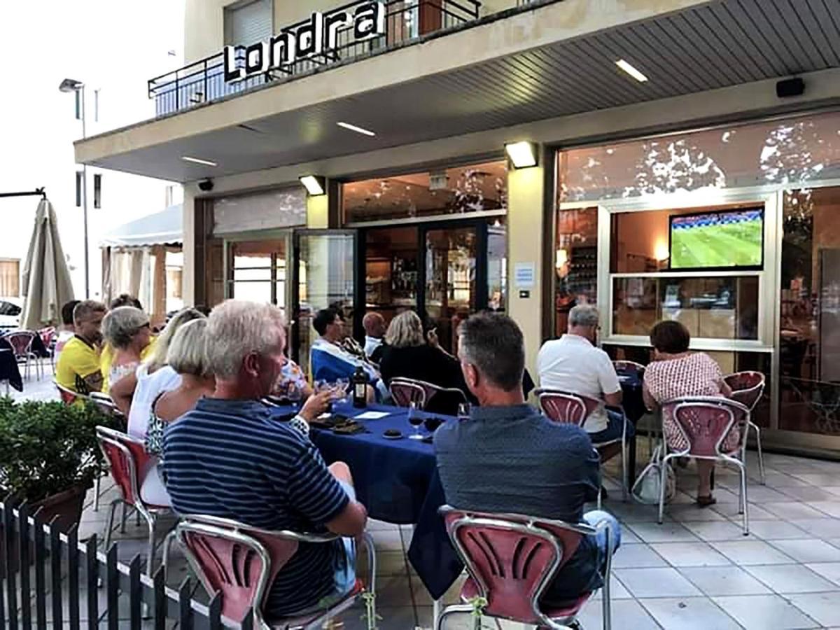 Hotel Londra Rimini Eksteriør billede