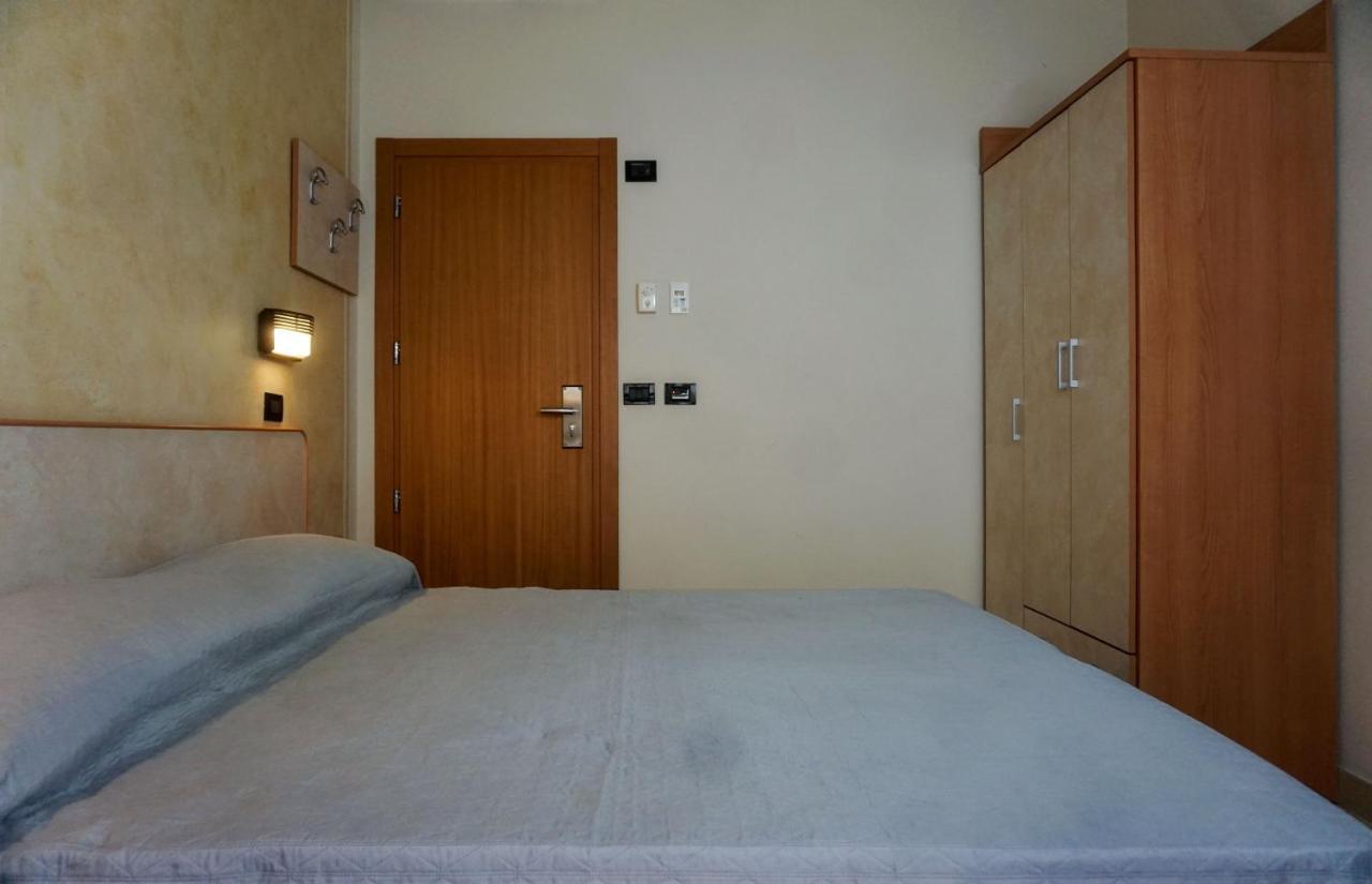 Hotel Londra Rimini Eksteriør billede